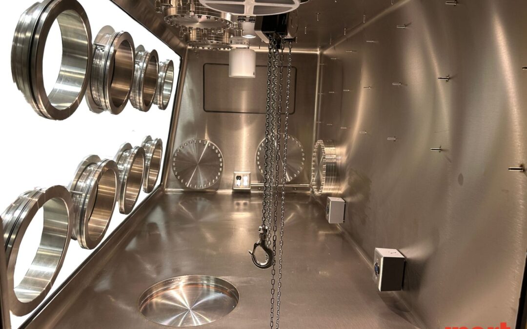 Hoist in glovebox system